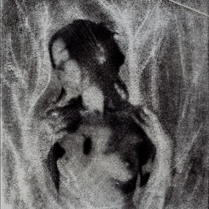 variation-autoportrait-femme-oiseau-avec-plumes-sur-le-corps-bromoil