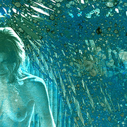 autoportrait-femme-qui-pleure-de-la-glace-mordacage-et-peinture