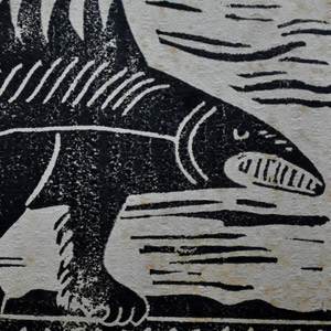 linogravure-bestiaire-medieval-fantastique-poisson-avec-pattes