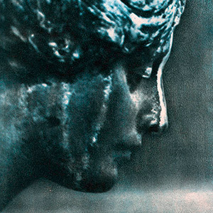 statue-visage-profil-femme-qui-pleure-tirage-vert-de-gris-gomme-bichromatee